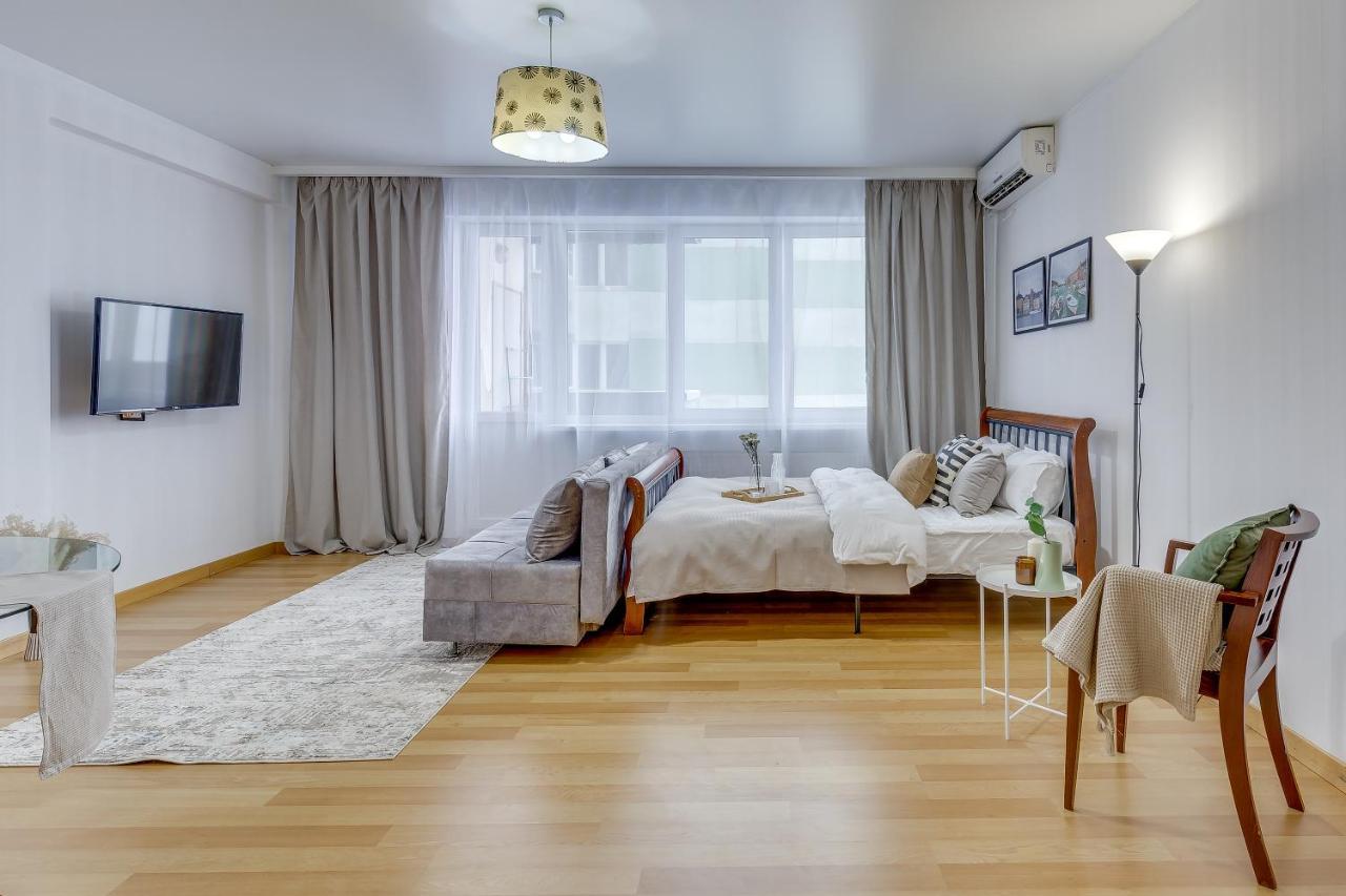 Как Дома - Квартира С Красивым Дизайном Almaty Ngoại thất bức ảnh