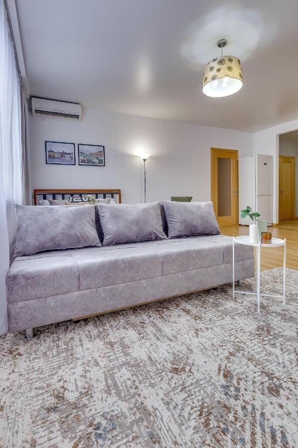 Как Дома - Квартира С Красивым Дизайном Almaty Ngoại thất bức ảnh